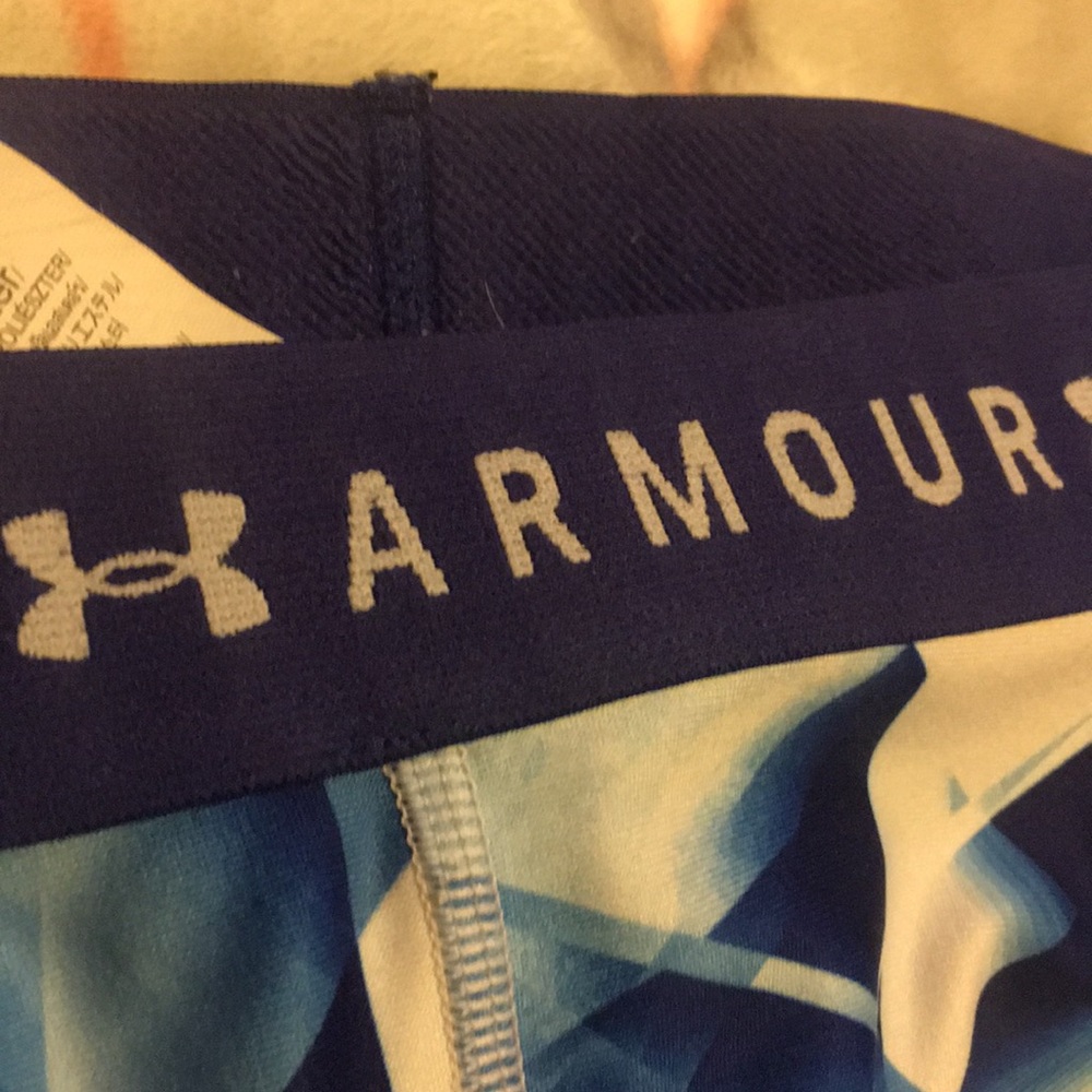 Under armor shorts - Picture 4 of 4